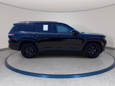 Used 2023 Jeep Grand Cherokee L Laredo AWD/4WD image 4