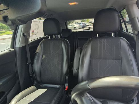 Used 2020 Chevrolet Trax LT w/ Driver Confidence Package FWD image 6