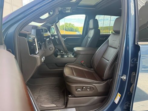 Used 2025 GMC Sierra 1500 Denali w/ Technology Package AWD/4WD image 13