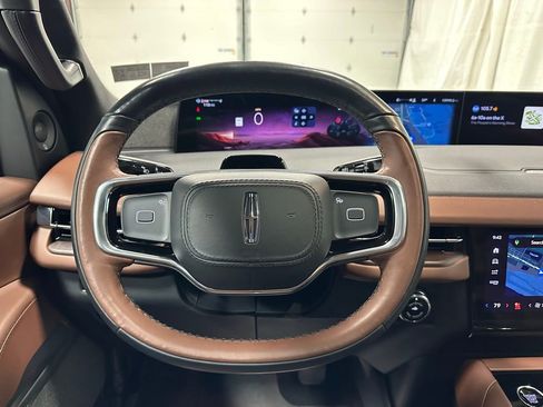 Used 2025 Lincoln Navigator L Reserve image 18