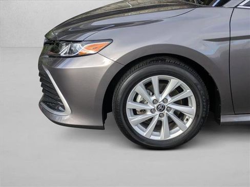 Used 2022 Toyota Camry LE image 22