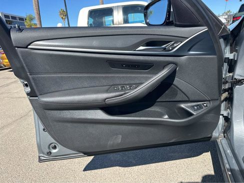 Used 2023 BMW 530e w/ M Sport Package image 15