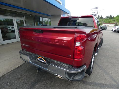 Used 2024 Chevrolet Silverado 1500 LT AWD/4WD image 3
