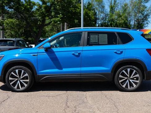 Certified 2023 Volkswagen Taos SE w/ Panoramic Sunroof Package AWD/4WD image 3