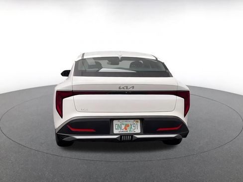 Used 2025 Kia K4 LXS image 12