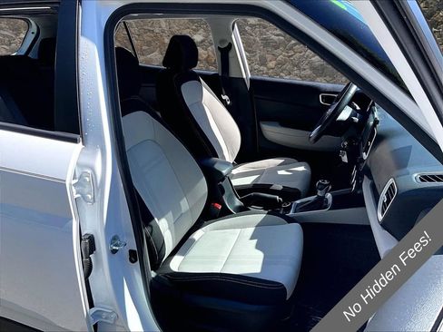 Used 2023 Hyundai Venue SEL w/ Cargo Package FWD image 7