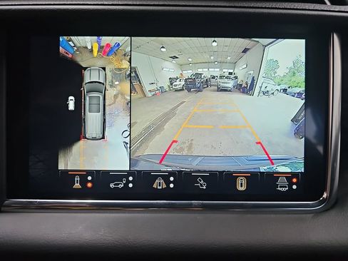 Certified 2024 GMC Yukon XL Denali w/ Advanced Technology Package AWD/4WD image 31