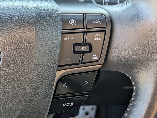 Used 2025 Toyota Camry SE FWD image 20