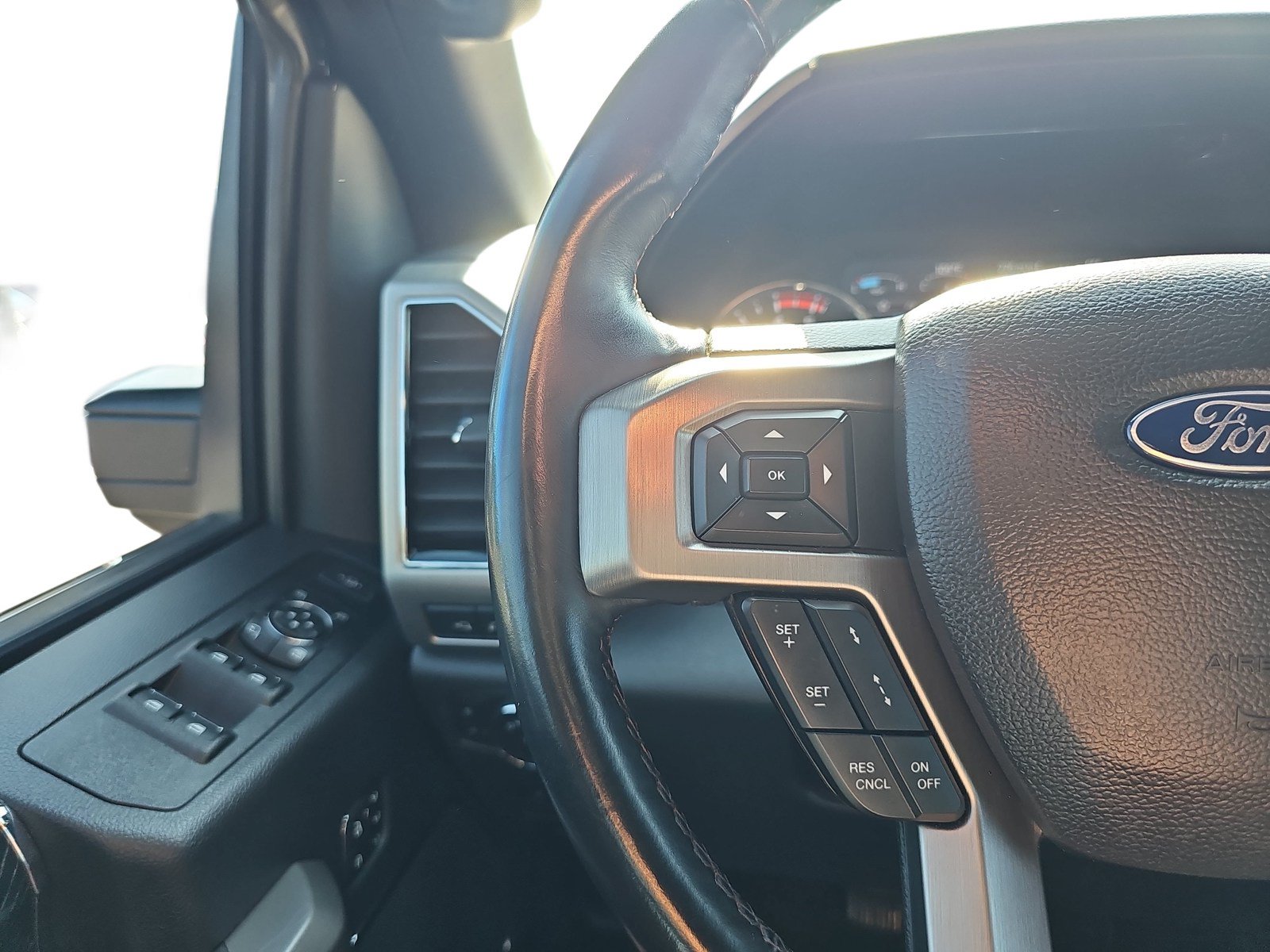 Used 2022 Ford F250 Platinum AWD/4WD image 14