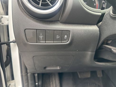 Used 2022 Hyundai Kona SE image 25