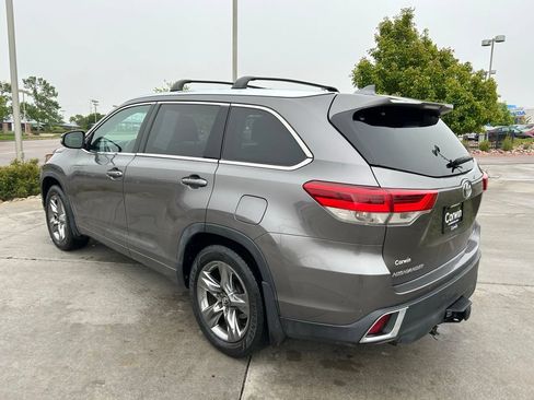 Used 2019 Toyota Highlander Limited Platinum AWD/4WD image 5