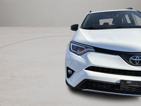 Used 2018 Toyota RAV4 SE w/ Power Extra Value Package AWD/4WD image 36