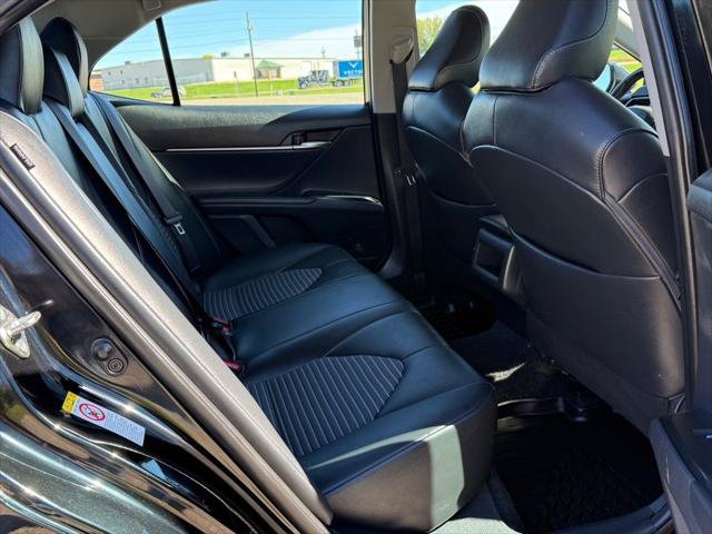 Used 2019 Toyota Camry SE FWD image 12