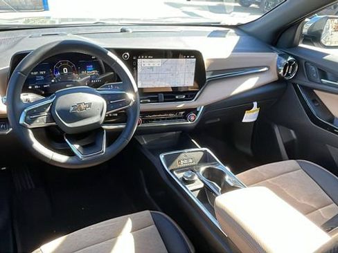 New 2026 Chevrolet Equinox ACTIV w/ LPO, Floor Liner Package image 14