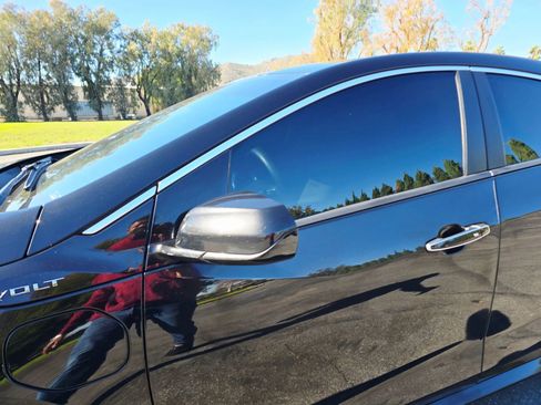 Used 2019 Chevrolet Volt LT image 9