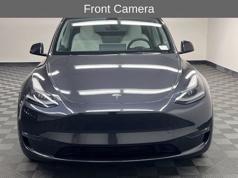 Used 2024 Tesla Model Y Long Range AWD/4WD image 3