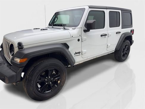 Used 2022 Jeep Wrangler Unlimited Sport image 11