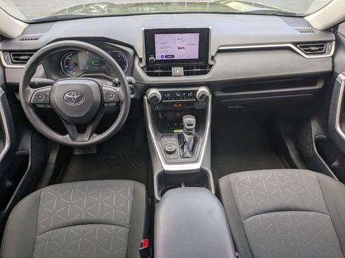 Used 2024 Toyota RAV4 XLE AWD/4WD image 15