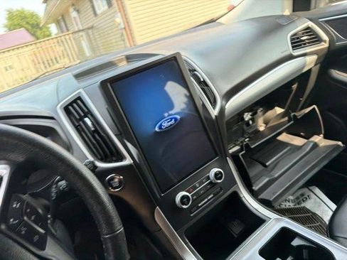 Used 2022 Ford Edge SEL AWD/4WD image 6