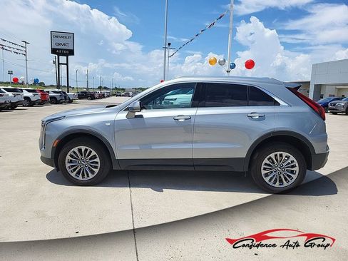 Used 2024 Cadillac XT4 Premium Luxury image 1