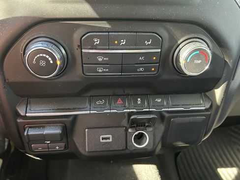 Used 2020 Chevrolet Silverado 1500 Custom w/ Custom Value Package RWD image 23