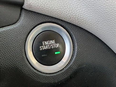 Used 2018 Chevrolet Equinox LT image 9