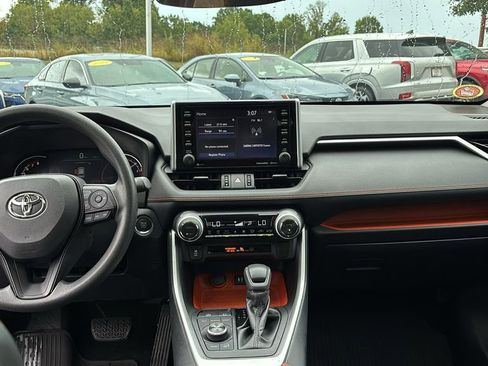 Used 2019 Toyota RAV4 Adventure image 12