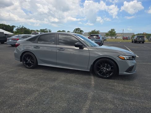 Used 2025 Honda Civic Sport image 2