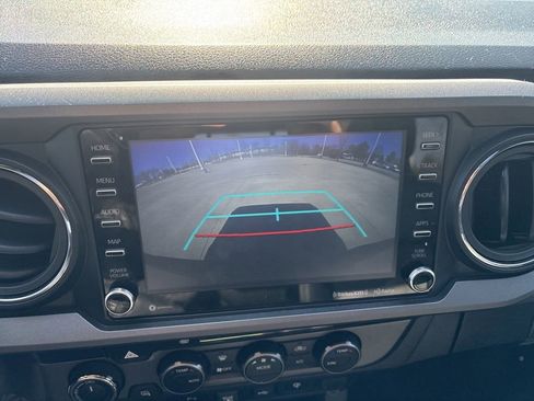 Used 2022 Toyota Tacoma TRD Off-Road w/ TRD Premium Off Road Package image 25