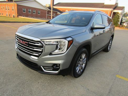 Used 2024 GMC Terrain SLT image 7