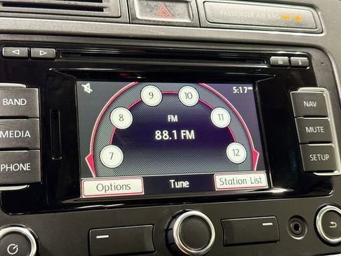 Used 2014 Volkswagen Tiguan SEL image 17