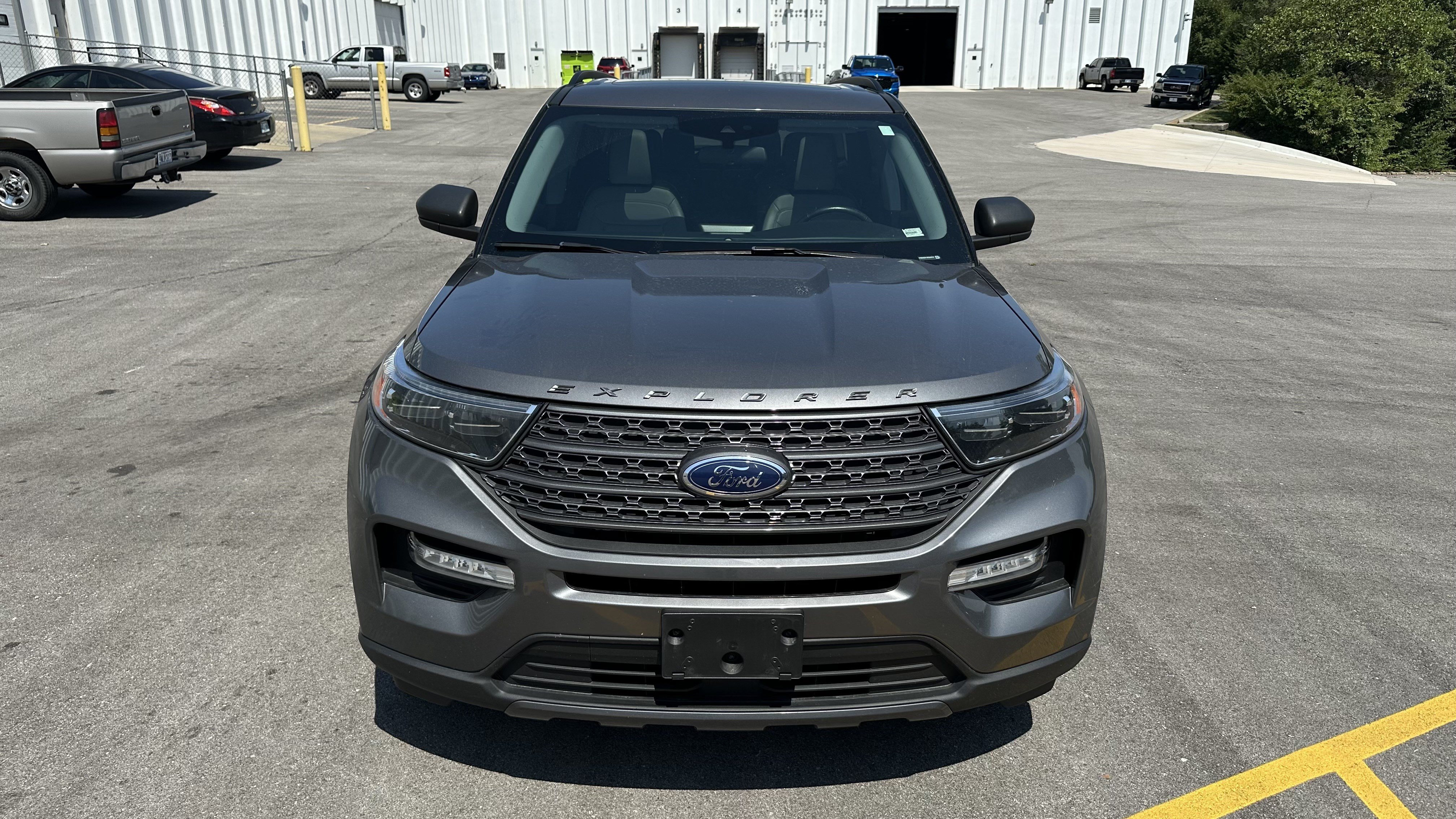 Used 2021 Ford Explorer XLT w/ Equipment Group 202A AWD/4WD image 3