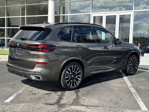 New 2026 BMW X5 sDrive40i w/ M Sport Package image 4