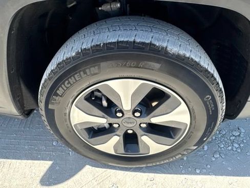 Used 2023 Jeep Grand Cherokee 4WD 4xe image 29