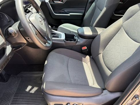 Used 2023 Toyota RAV4 XLE w/ Convenience Package FWD image 21