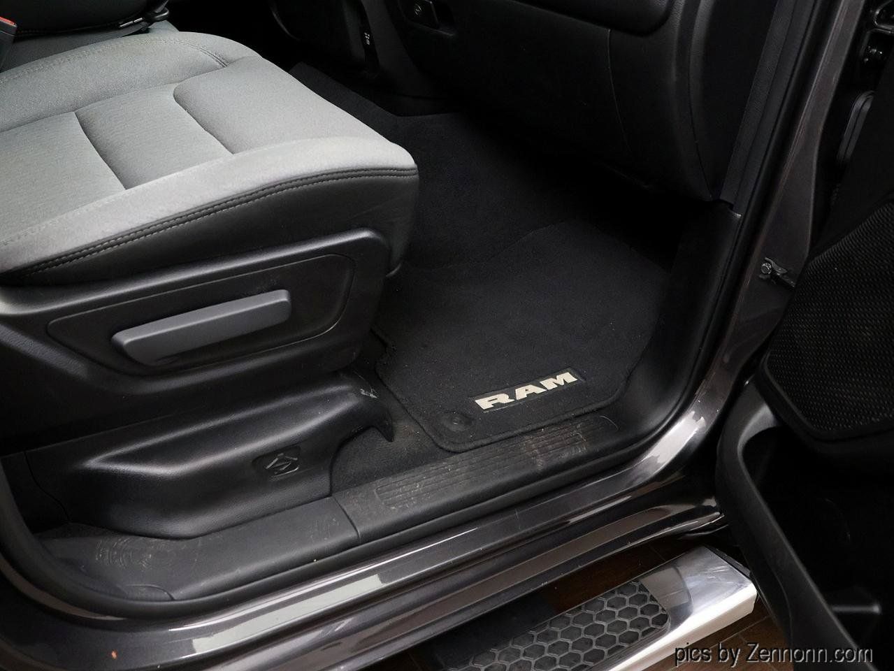 Used 2019 RAM 1500 Big Horn AWD/4WD image 35