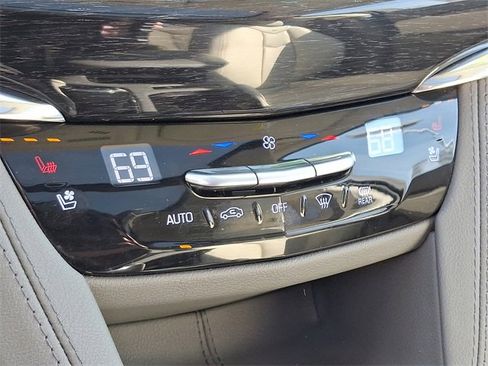 Used 2020 Cadillac XT6 Premium Luxury image 16