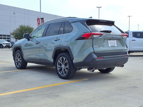 Used 2023 Toyota RAV4 XLE Premium AWD/4WD image 7