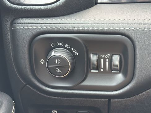 Used 2022 RAM 1500 Limited AWD/4WD image 17