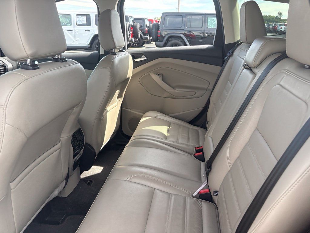 Used 2019 Ford Escape Titanium FWD image 17
