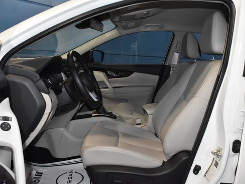 Certified 2022 Nissan Rogue Sport SL AWD/4WD image 6