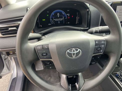Used 2025 Toyota Camry LE image 20