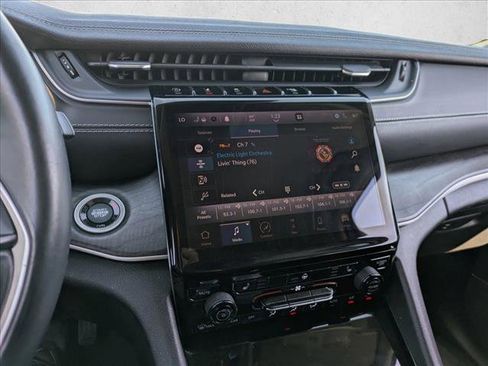 Used 2021 Jeep Grand Cherokee L Limited image 11