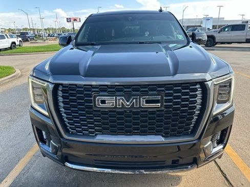 Used 2023 GMC Yukon Denali Ultimate AWD/4WD image 2