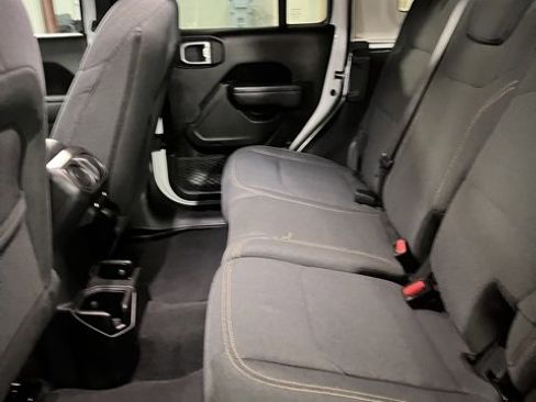 Used 2024 Jeep Wrangler Sport S image 13