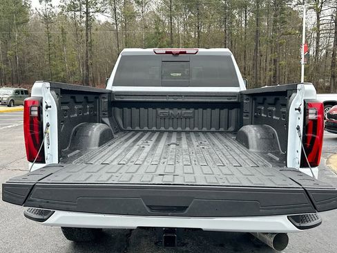 New 2026 GMC Sierra 2500 Denali Ultimate AWD/4WD image 16