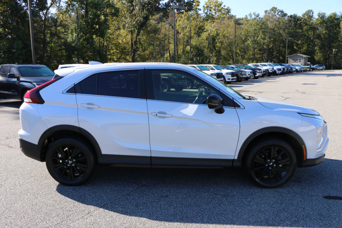 Used 2024 Mitsubishi Eclipse Cross LE AWD/4WD image 9