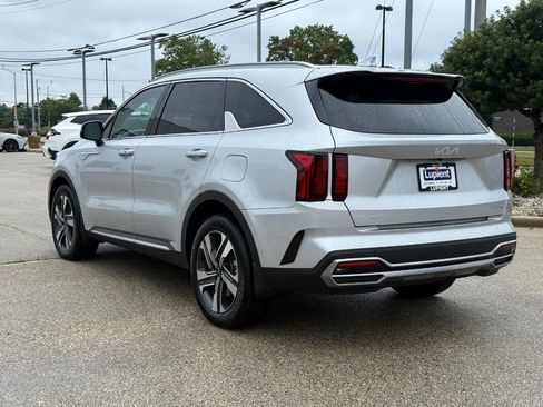 Used 2024 Kia Sorento EX image 8