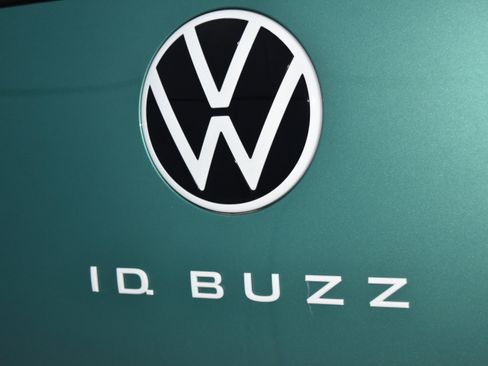 New 2025 Volkswagen ID. Buzz 1st Edition image 26