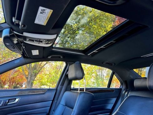 Used 2016 Mercedes-Benz E 350 4MATIC Sedan image 42